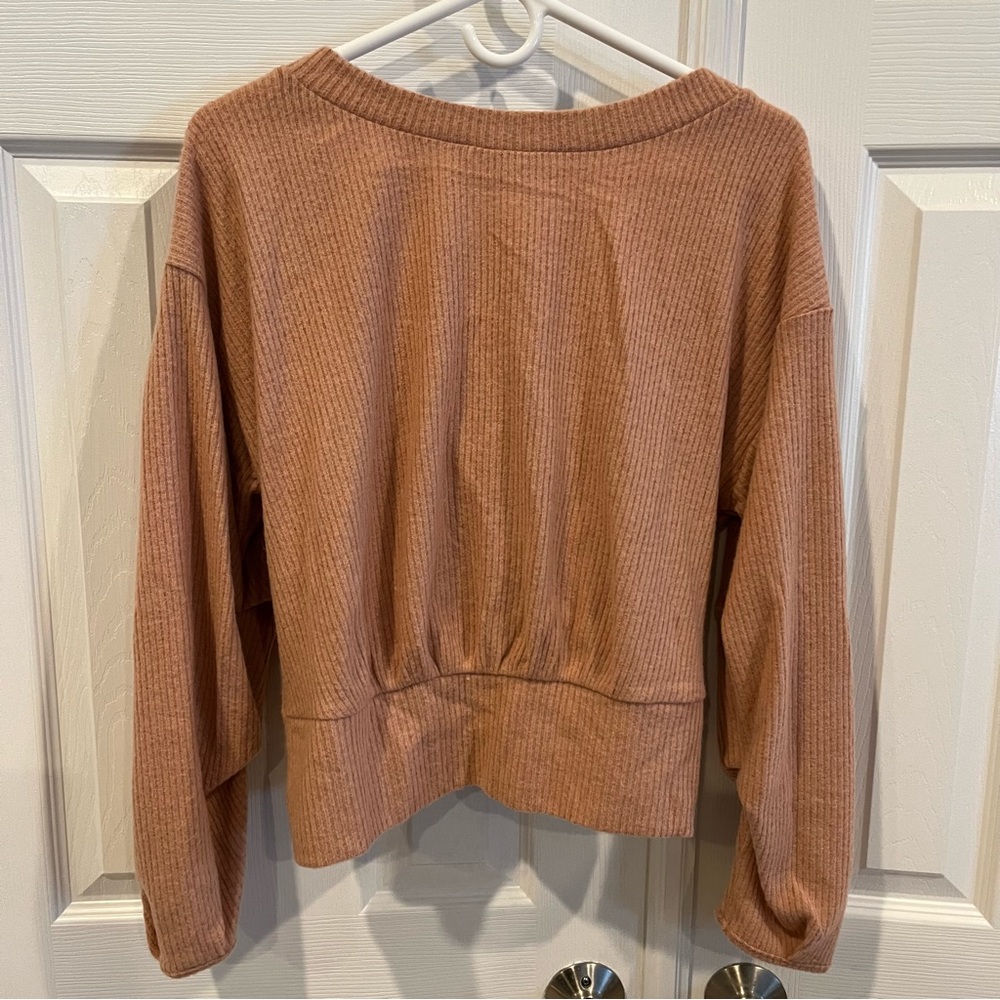 NWT ILLA ILLA Knot Front Top - Picture 2 of 4